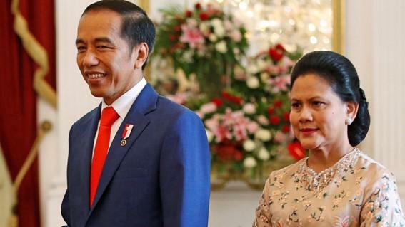　　インドネシアのジョコ大統領とイリアナ夫人（写真：ロイター/アフロ）