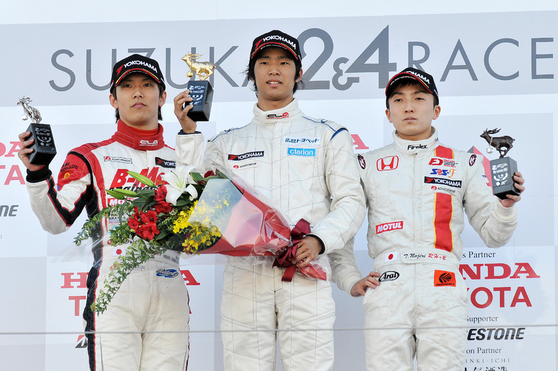2012年全日本F3の表彰台。３位に野尻智紀【写真：MOBILITYLAND】