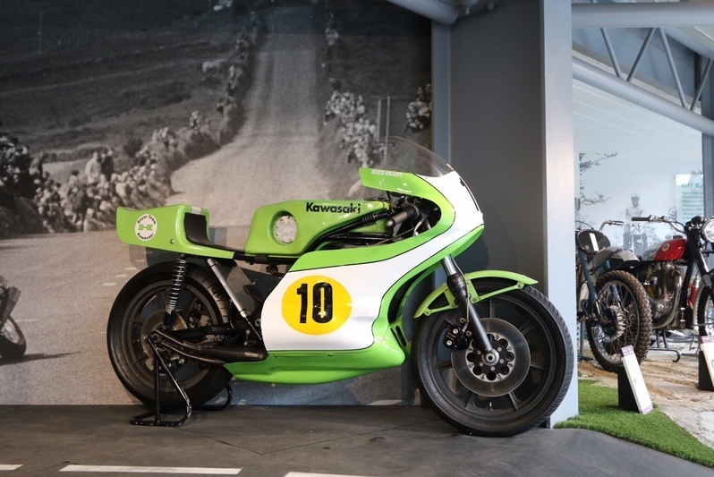 イギリス国立自動車博物館のカワサキH1R。日本車で展示されているのはバイクだけ。
