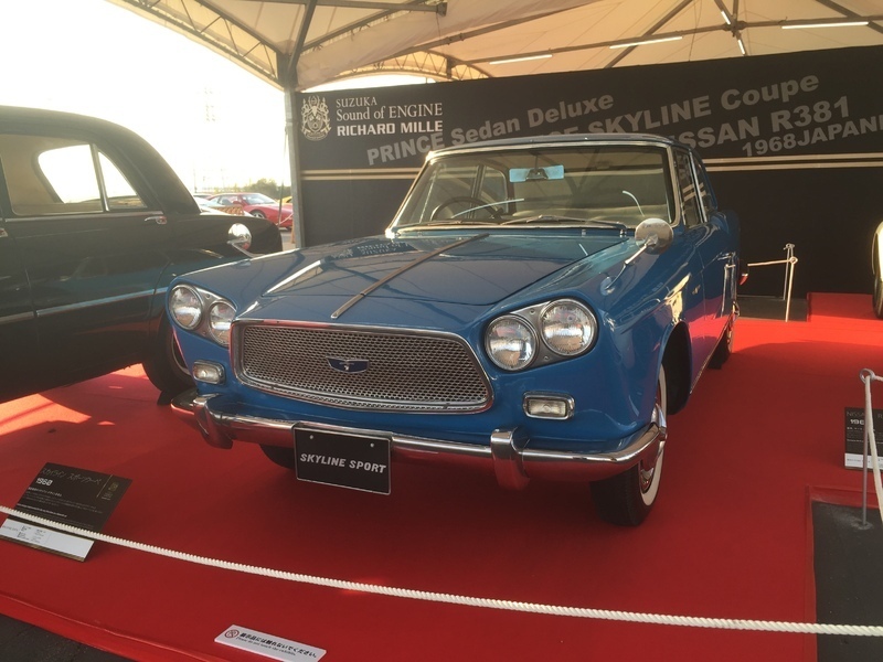 懐かしのプリンス自動車の名車が鈴鹿を走行。日本車が世界に認め 懐かしのプリンス自動車の名車が鈴鹿を走行。日本車が世界に認め