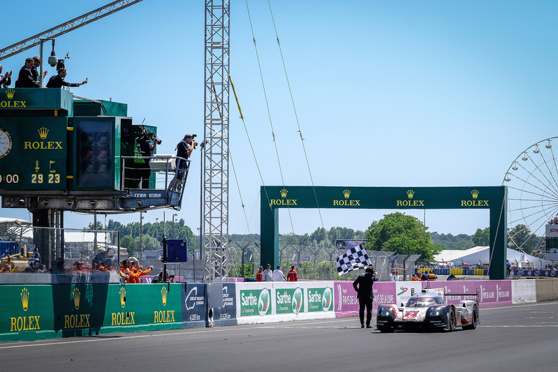 優勝したポルシェ2号車【写真：FIA WEC】