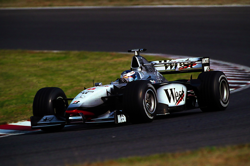 30回目となる鈴鹿「F1日本グランプリ」はマクラーレンMP4-13など 30回目となる鈴鹿「F1日本グランプリ」はマクラーレンMP4-13など