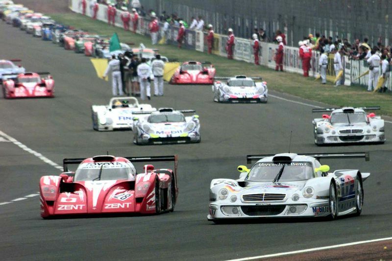 メルセデス、ポルシェ、BMWなどと対決したトヨタ。