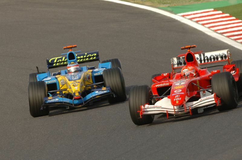 2005年 ミハエル・シューマッハ（フェラーリ）と対決した若き日のアロンソ（ルノー）