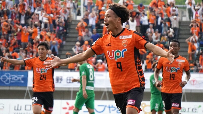 レノファ山口 実った4トップ 2バック 超攻撃策で逆転勝利 上田真之介 個人 Yahoo ニュース レノファ山口 実った4トップ 2バック 超攻撃策で逆転勝利 上田真之介 個人 Yahoo ニュース