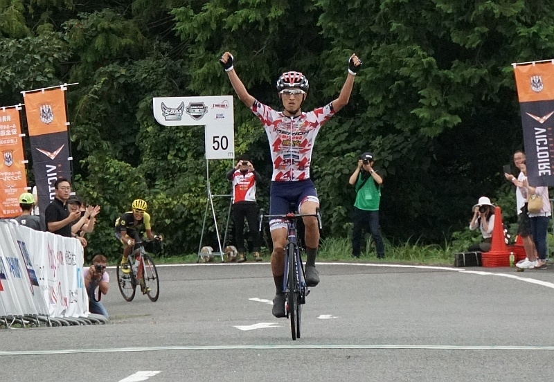 8秒差で勝利した増田成幸選手