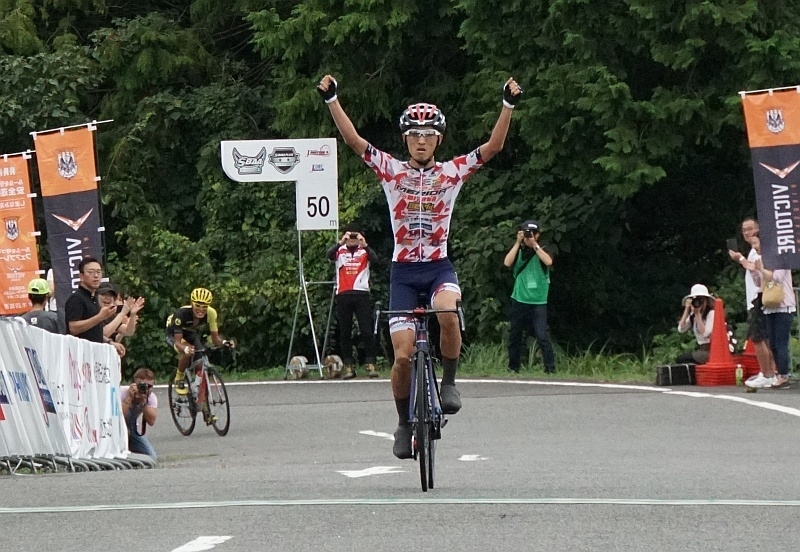 ８秒差で勝利した増田成幸選手