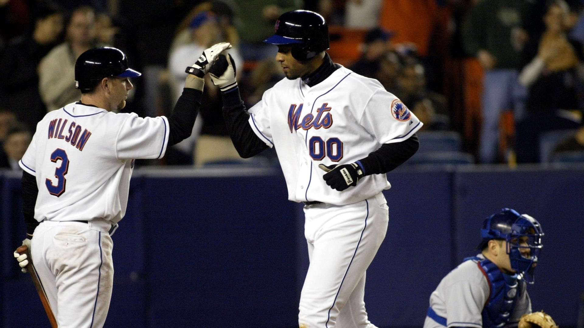 両投げ投手が登場 背番号をマスコットに 譲った 選手 初の開閉式屋根 ６月５日のmlb 宇根夏樹 個人 Yahoo ニュース