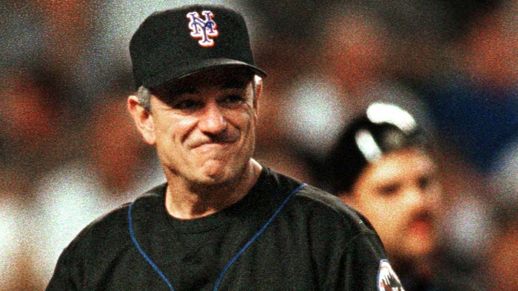 ボビーｖのバレバレな変装 フェンウェイ パークの赤い席 日曜日の夜 ６月９日のmlb 宇根夏樹 個人 Yahoo ニュース