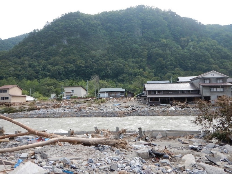 写真1　2016年台風10号による山地河川洪水で家屋が流失した岩手県岩泉町安家地区　筆者撮影