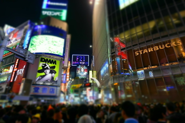 ハロウィンの夜の渋谷（写真素材 -フォトライブラリー）
