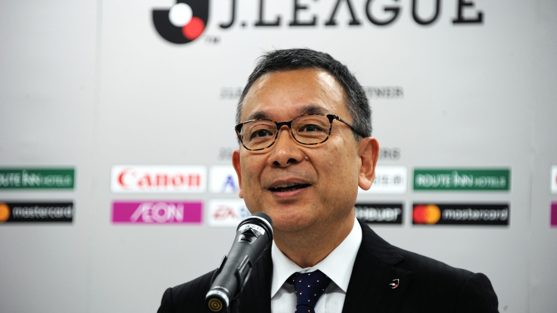 Ss旗 と旭日旗 Jリーグを揺るがせた２つのフラッグについて考える 付記あり 宇都宮徹壱 個人 Yahoo ニュース