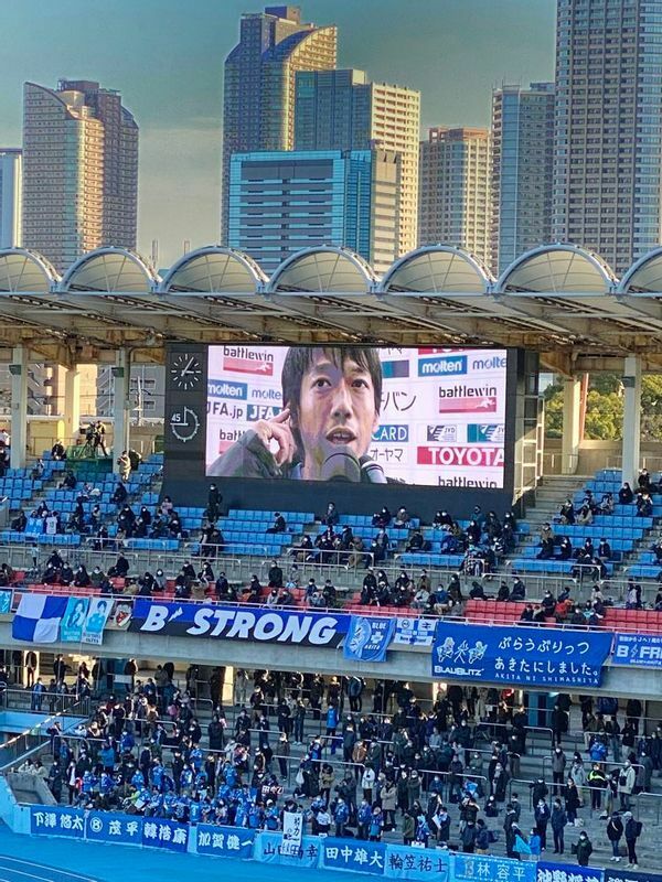試合は2-0で川崎が完勝。86分に憲剛が出場すると、等々力のスタンドは温かい拍手で包まれた。