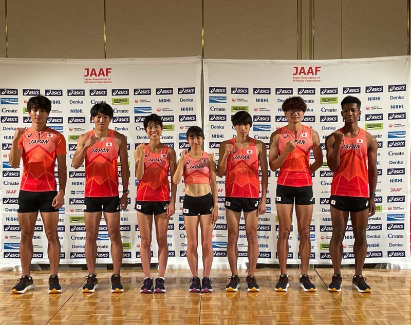 日本代表会見では、選手たちがオレゴン世界選手権で着用する新ユニフォームが披露された