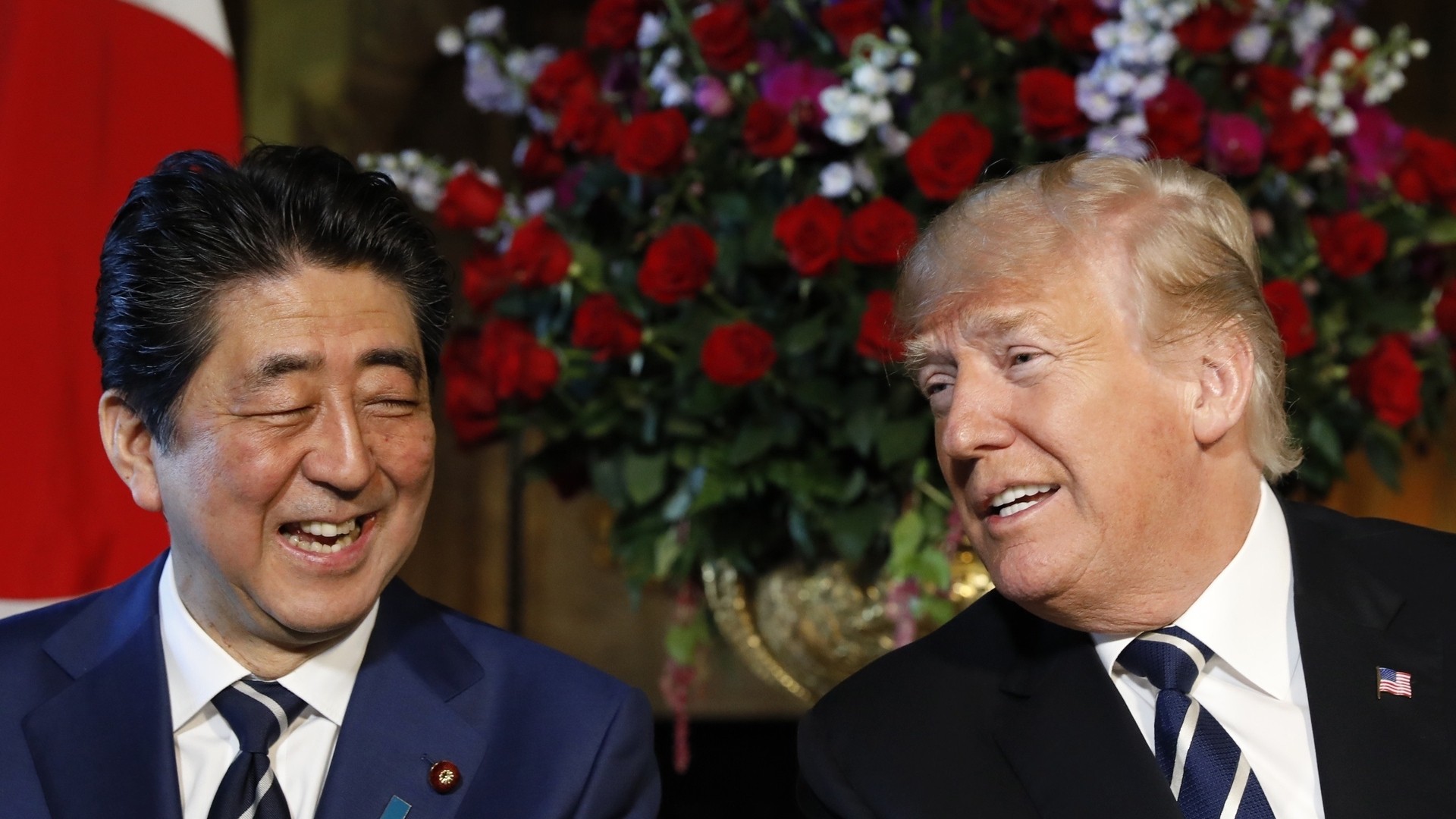 安倍首相、お願いですから、トランプ大統領を「ドナルド」と呼ぶのを