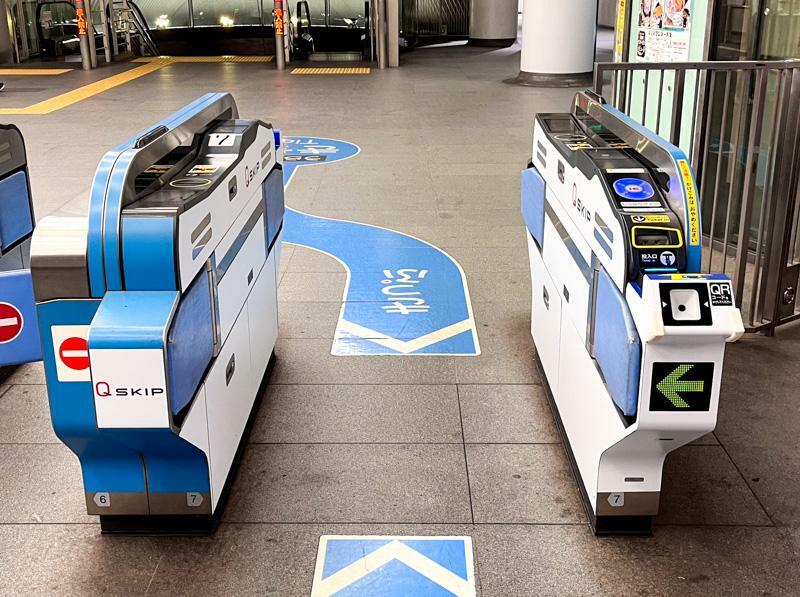 田園都市線渋谷駅に設置されたQ SKIP対応の改札機（筆者撮影）