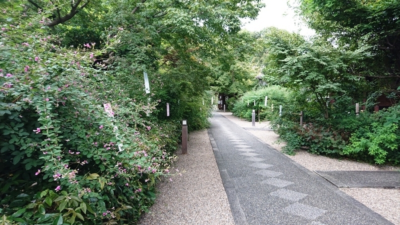 梨木神社の萩の参道