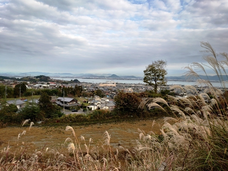 山辺の道より琵琶湖を眺める