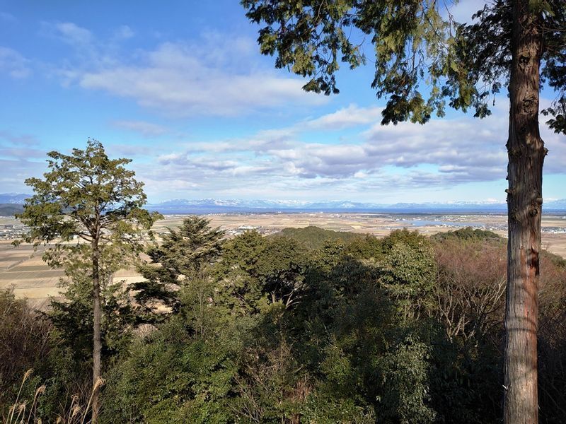 干拓されたため琵琶湖は遠望になるが、当時は山麓まで水面が迫っていた