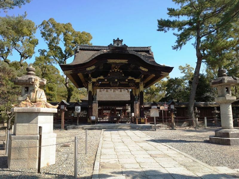 大徳寺、西本願寺とともに京都三唐門のひとつ