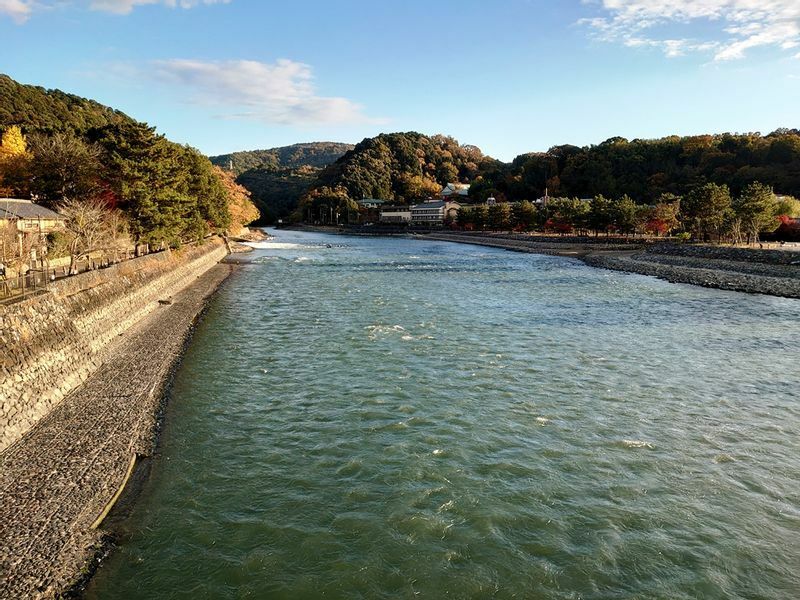 現在も琵琶湖から唯一流れ出る宇治川は、水量も多く、流れも速い