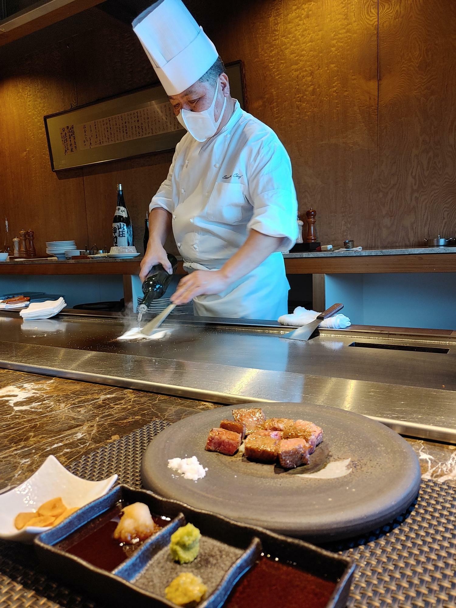 鉄輪温泉「神和苑」の食事会場（撮影・筆者）