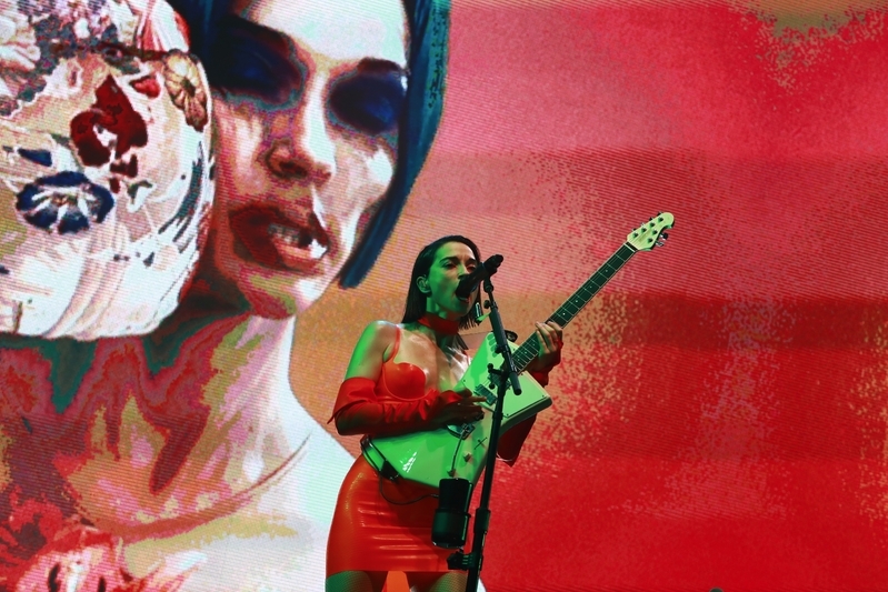 St. Vincent / (c)SUMMER SONIC All Rights Reserved.