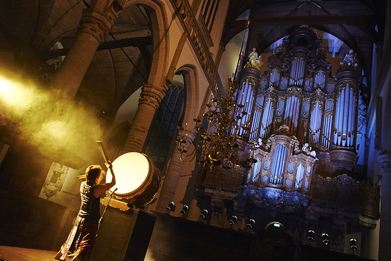 アムステルダムの旧教会にてパイプオルガンと共演 ／ photo: Asami Uchida