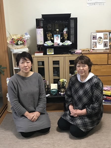 事件からの長い年月、支え合って生きてきた光子さん、直子さん母娘。「私たちの経験が、今苦しんでいる方の励みになり、少しでも役に立てることを願っています」（筆者撮影）