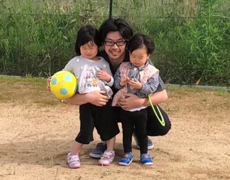 上田記者自身も、4歳の女の子と2歳の男の子の子育て真っ最中だ（上田氏提供）