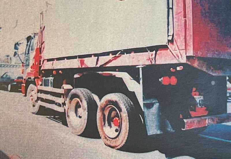 加害者が運転していた10トントラック（楠野さん提供）
