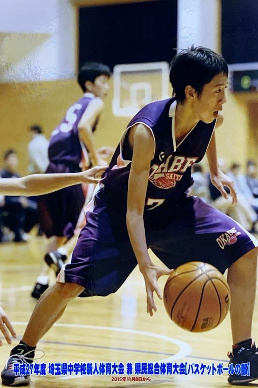 バスケットボールの選手として活躍していた麗史さん。沢山の友達に慕われた人気者だった（高田さん提供）