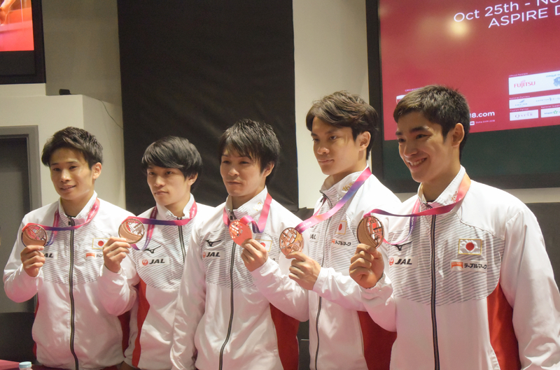 18年世界選手権団体銅メダルの日本（左から萱和磨、谷川航、内村航平、田中佑典、白井健三）（撮影：矢内由美子）