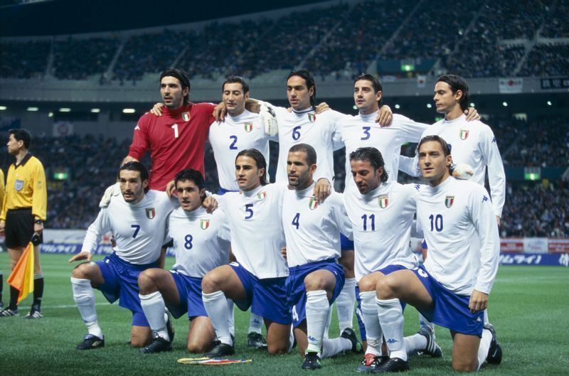 2001年11月7日に日本代表と対戦したイタリア代表。GKブッフォン、DFカンナバーロ、MFトッティ、FWデルピエロ、FWインザーギらベストメンバーだった