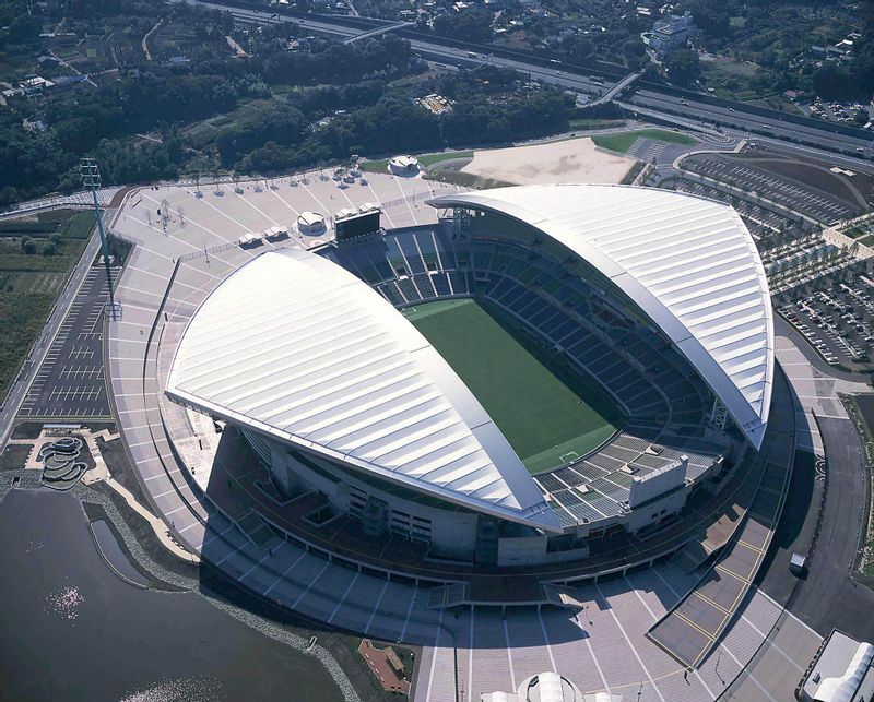 アジア最大級のサッカー専用スタジアムである埼玉スタジアム