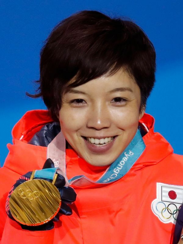 平昌五輪女子500ｍで念願の金メダルに輝き、満面の笑みを浮かべた