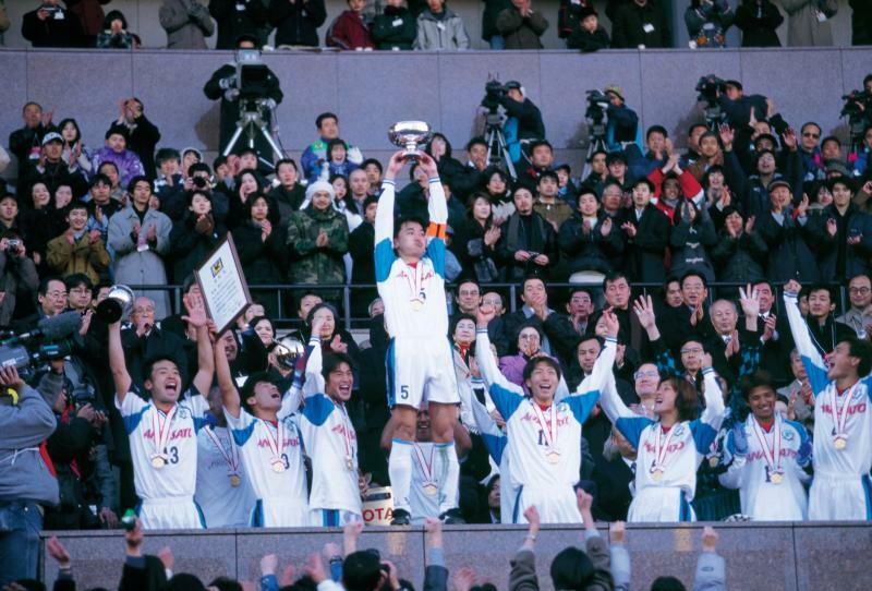 1999年1月1日、消滅前最後の試合に勝ち、天皇杯優勝を果たした横浜フリューゲルス