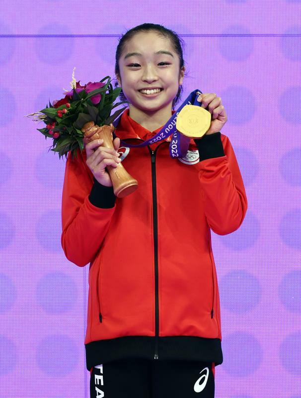 杭州アジア大会平均台で金メダルに輝いた岡村真。日本女子史上初の快挙だった