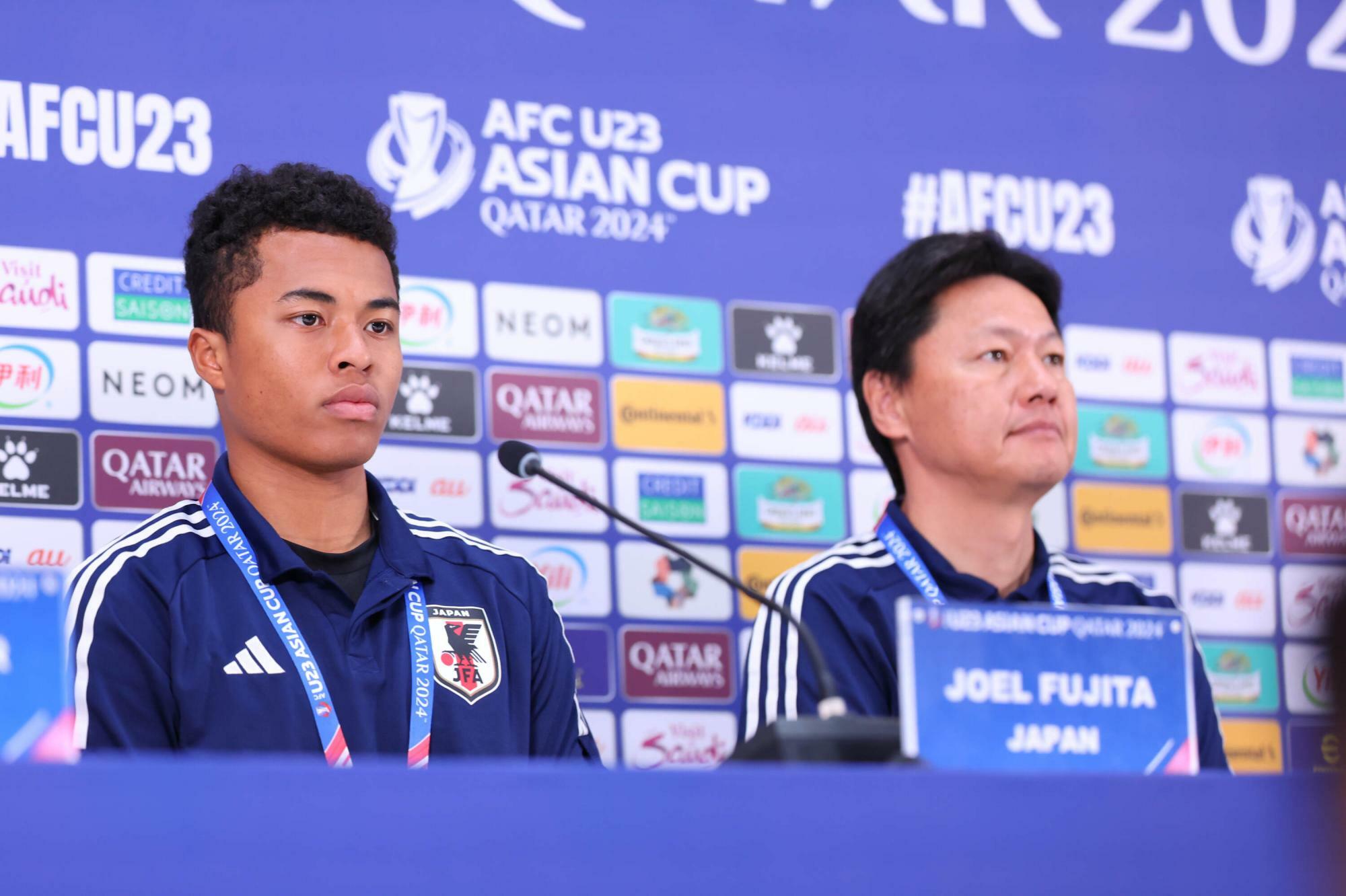 U23日本代表のチームキャプテンとして大岩剛監督とともに公式会見に出席