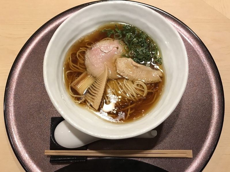 山雄亭の「醤油らぁ麺」（1,000円）