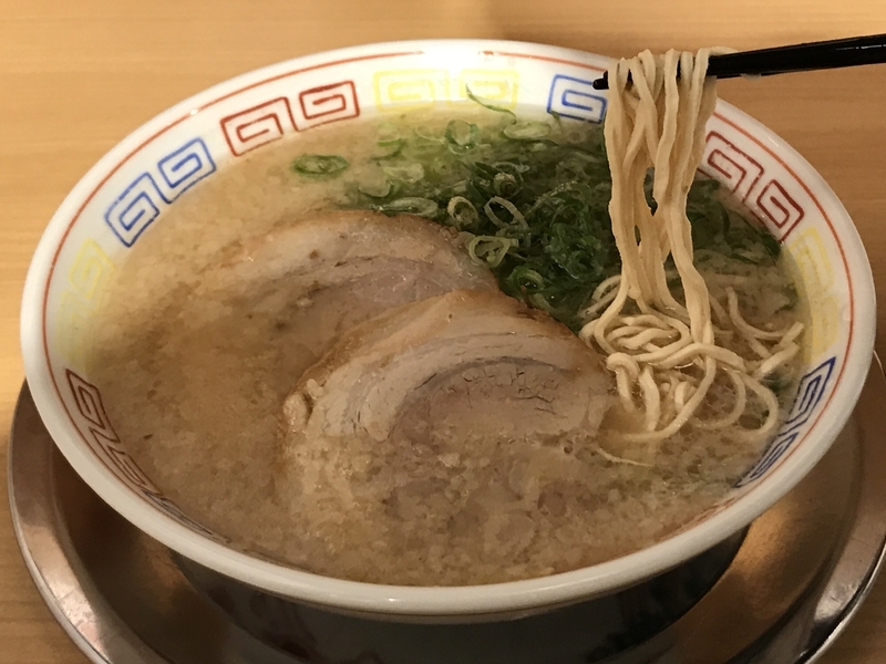 「秀ちゃんラーメン」(福岡)の「押し豆腐麺」は豆腐で作った麺を使用している。