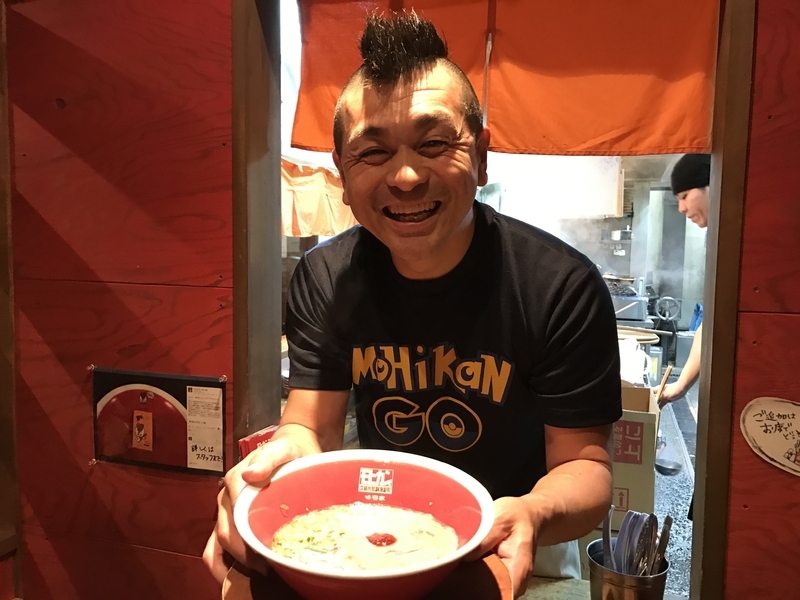 「モヒカンラーメン」店主の於保貴久さん。久留米ラーメンの普及に尽力している。