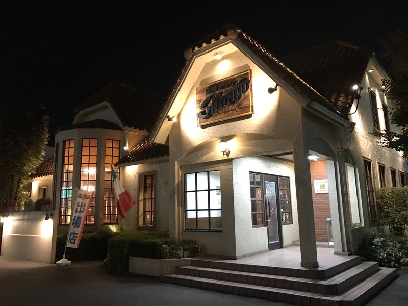 1968(昭和43)年創業の「シャンゴ」。すべてはこの店から始まった(写真は問屋町支店)。
