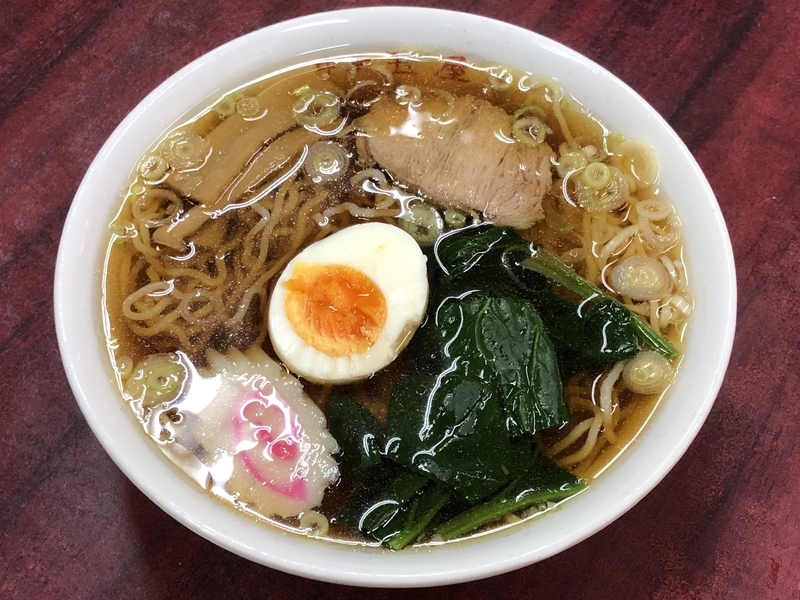 「玉屋」の看板メニュー「仙人ラーメン」。ダブルスープの奥深い味わい。