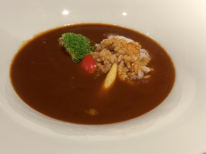 「銀座 囃shiya」(銀座)のハヤシライスは鰹出汁と野菜で作る個性的な一品。