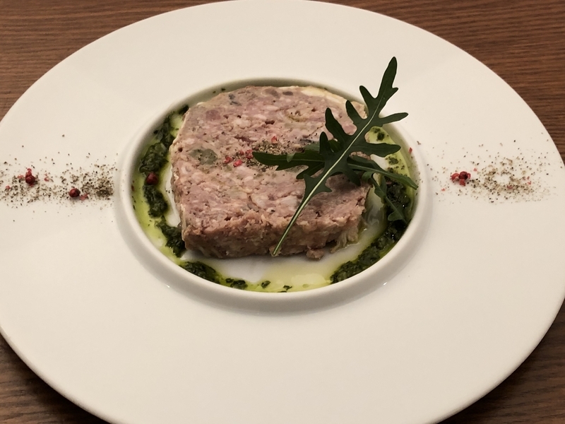 『貝殻荘』(神楽坂)の「牡蠣のパテ・ド・カンパーニュ」