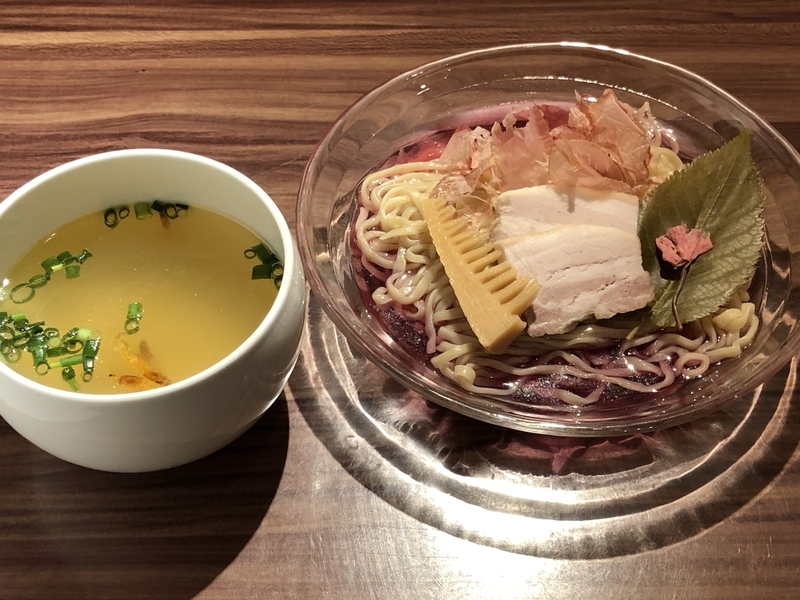 『Noodle Stand Tokyo』（原宿）の「さくらと桜えびの塩つけ麺」