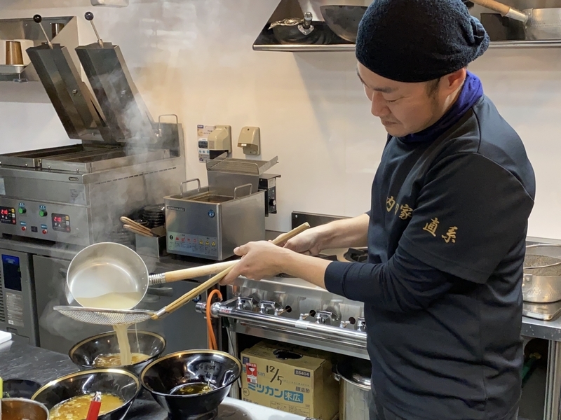 『ラーメン内田家』店主の内田陽介さん。本物の家系ラーメンを伝えることが自分の使命だと語る。