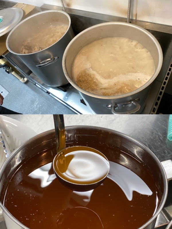 骨を入れ替えながら作るスープに、家系の特徴でもある黄金色の鶏油。吉村家で学んだ製法を守る。
