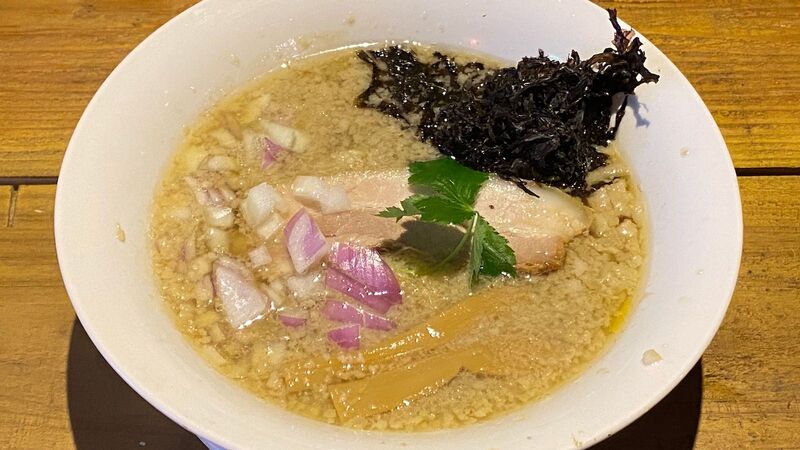 濃厚背脂に極太麺 新潟のご当地ラーメンは豚骨の街福岡で受け入れられるのか 山路力也 個人 Yahoo ニュース 濃厚背脂に極太麺 新潟のご当地ラーメンは豚骨の街福岡で受け入れられるのか 山路力也 個人 Yahoo ニュース